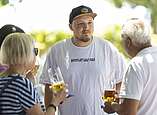 Menschen unterhalten sich