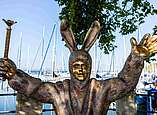 Seehas und zwei Kinder: Figurengruppe aus Bronze von Waldemar Schröder 