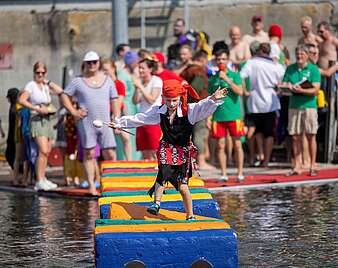 Seehasenfest 2026: Impressionen vom Fischerstechen im Gondelhafen