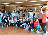 Erst selbst lernen, dann weitergeben: 30 Lehrerinnen und Lehrer habe die Choreografie für den Seehasentanz kürzlich einstudiert und bringen den Tanz nun in die Schulen. (Foto: Seehasenpräsidium)